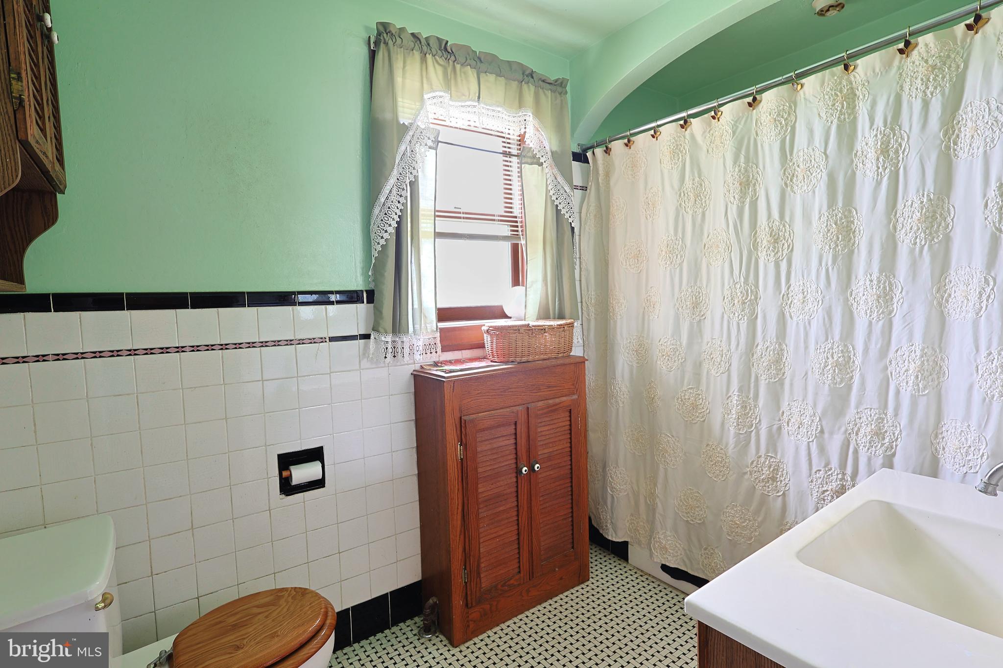 504 South 4th Street Perkasie, PA 18944 - Photo 23 of 26 Shared Hall Full Bath