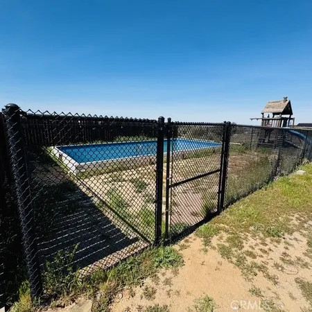 $3,995 | 7438 Woodcliff Street, Phelan, CA 92371