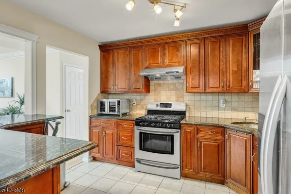 $524,900 | 99 Genoble Road, Montville, NJ 07045