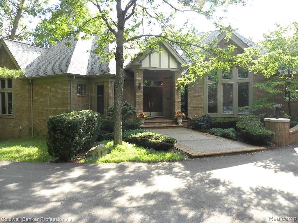 26219 Northpointe Farmington Hills, MI 48331 - Photo 1 of 31