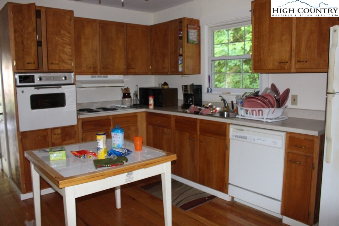 414 Don Adams Road Lansing, NC 28643 - Photo 3 of 8 Gallery Image 3