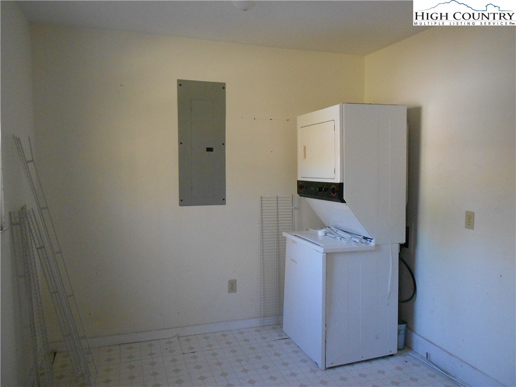 414 Don Adams Road Lansing, NC 28643 - Photo 7 of 8 Gallery Image 7