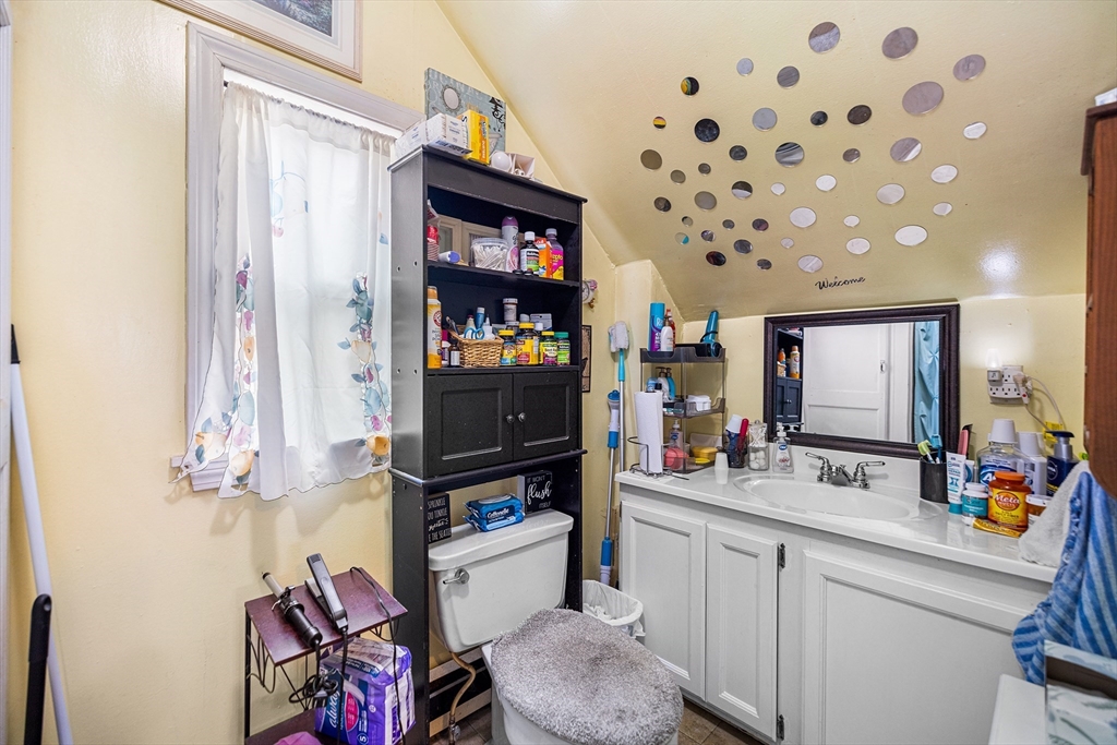 63 Hampstead Place Athol, MA 01331 - Photo 16 of 24