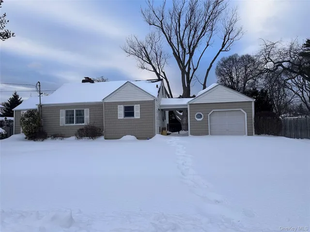 $5,499 | 91 7th Street, Hicksville, NY 11801