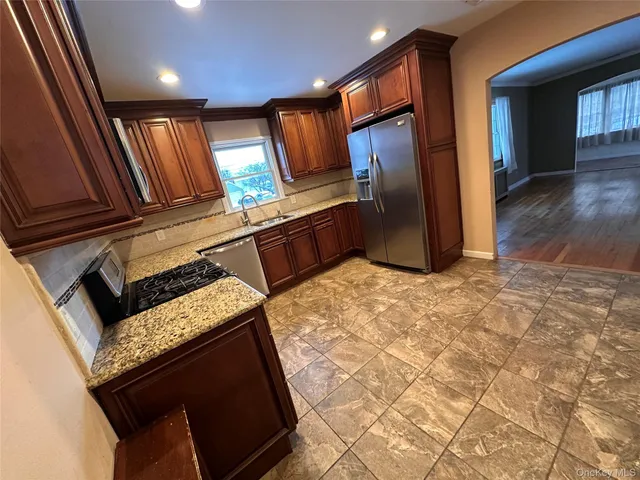 $5,499 | 91 7th Street, Hicksville, NY 11801