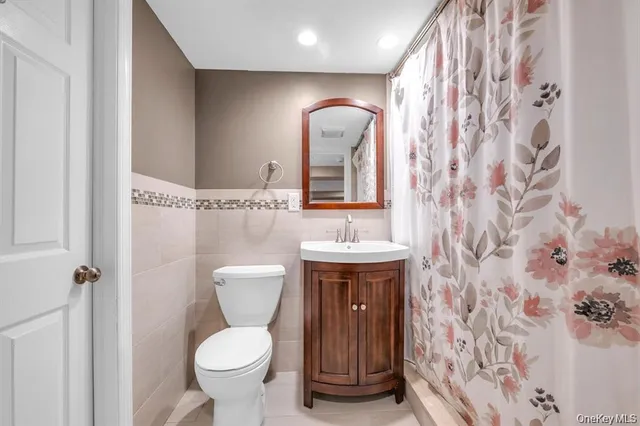 $5,499 | 91 7th Street, Hicksville, NY 11801