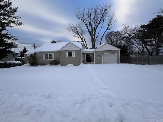 $5,499 | 91 7th Street, Hicksville, NY 11801