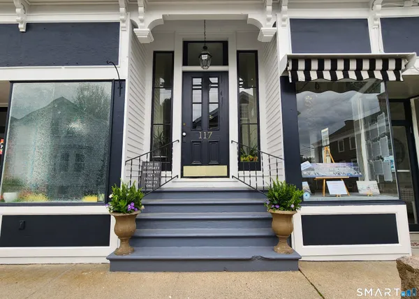 $2,850 | 117-119 Water Street, Unit 1, Stonington, CT 06378