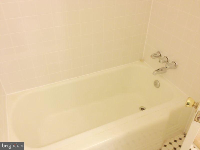 3901 Tunlaw Road Northwest, Unit 401 Washington, DC 20007 - Photo 12 of 16