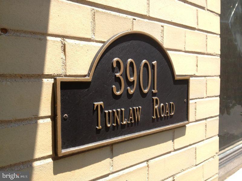 3901 Tunlaw Road Northwest, Unit 401 Washington, DC 20007 - Photo 3 of 16