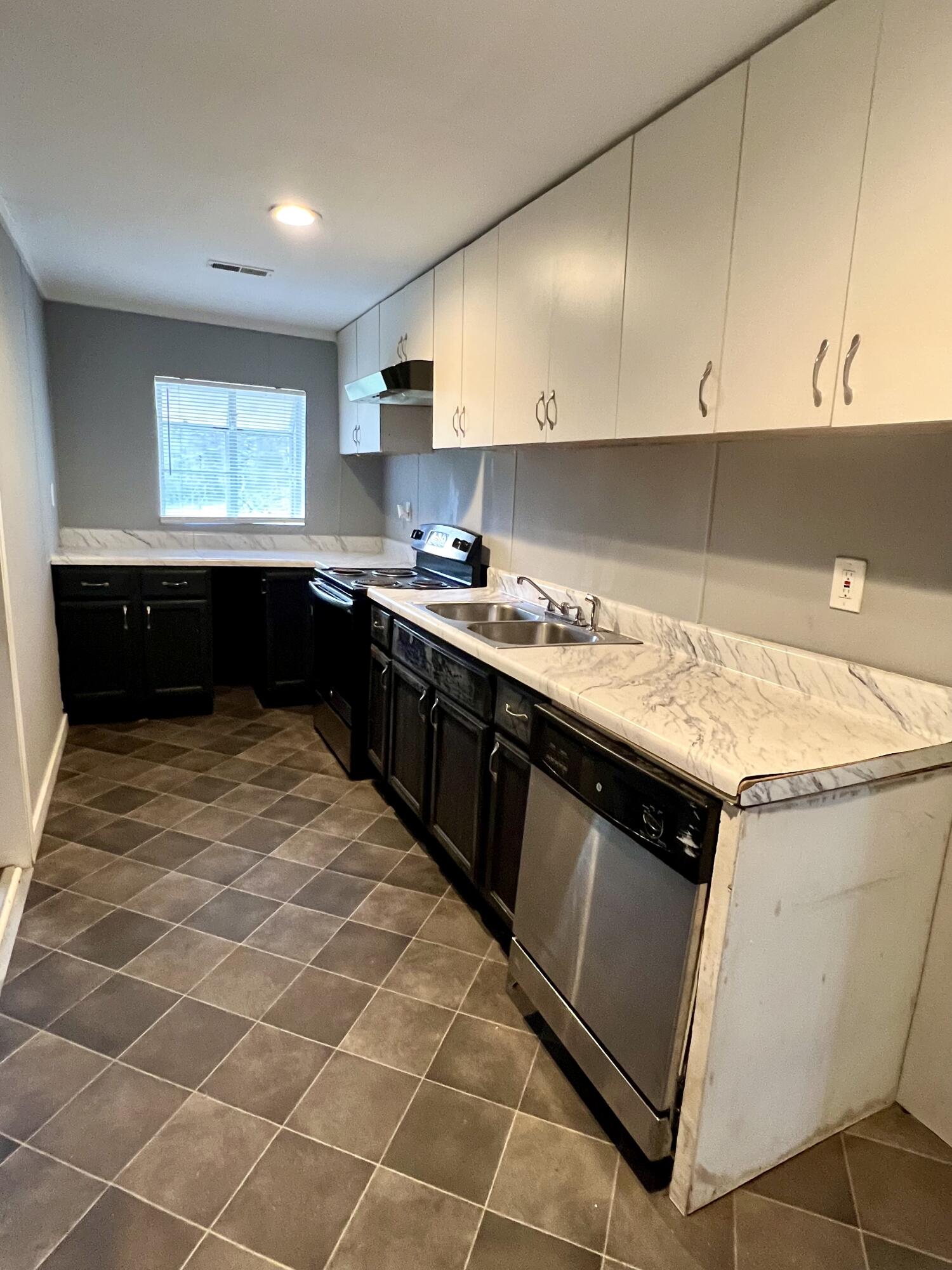 742 Indian Springs Road Ringgold, GA 30736 - Photo 4 of 18 *