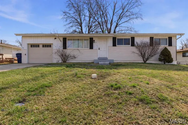 $269,995 | 12 St Catherine Drive, St. Peters, MO 63376