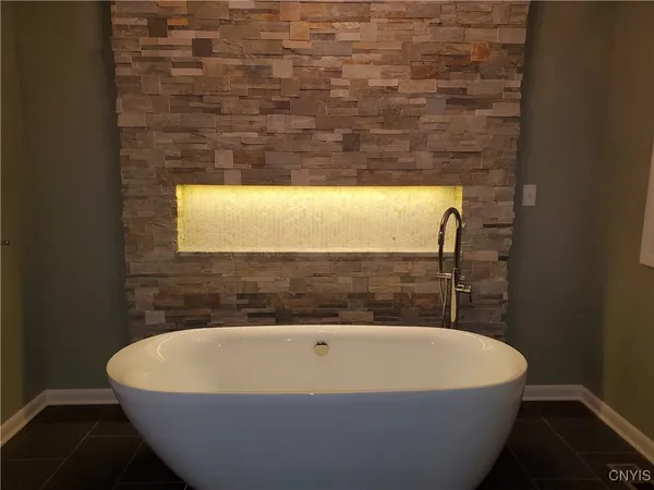 $3,785 | 7001 Tiffany Circle, De Witt, NY 13066