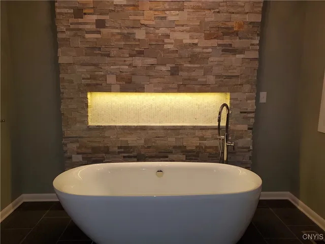 $3,500 | 7001 Tiffany Circle, De Witt, NY 13066