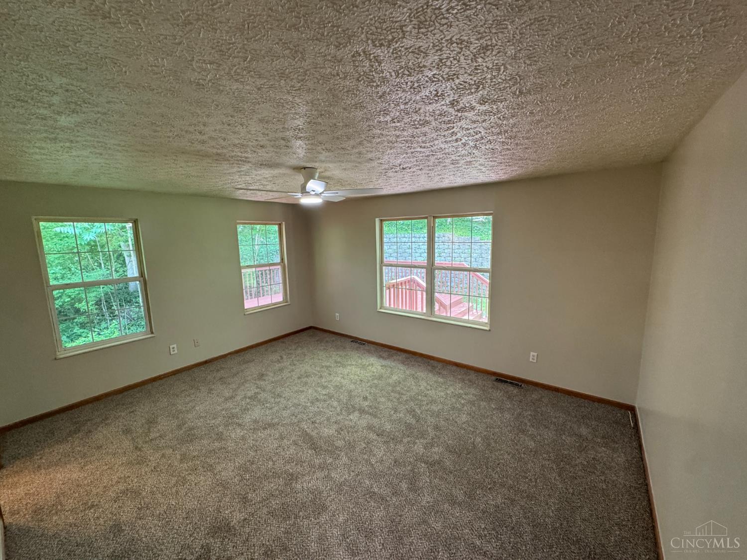 6954 Bridges Road Cincinnati, OH 45230 - Photo 9 of 43