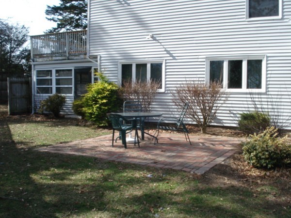 17 Louis Road Framingham, MA 01702 - Photo 9 of 11 Gallery Image 9