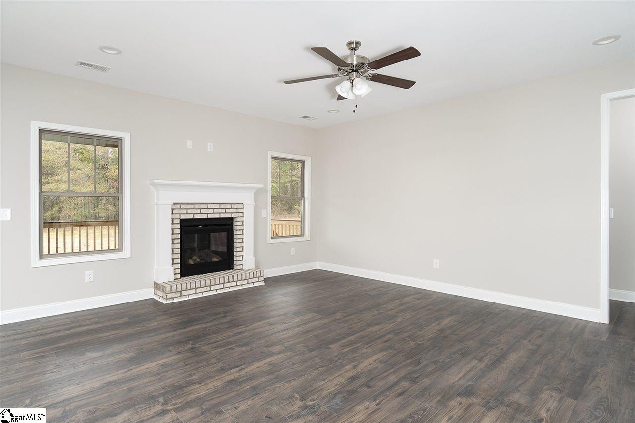 9 Peaceful Court Fountain Inn, SC 29644 - Photo 7 of 30 Gallery Image 7