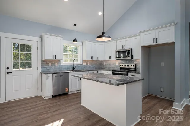 $299,900 | 1151 13th Street Southwest, Hickory, NC 28602