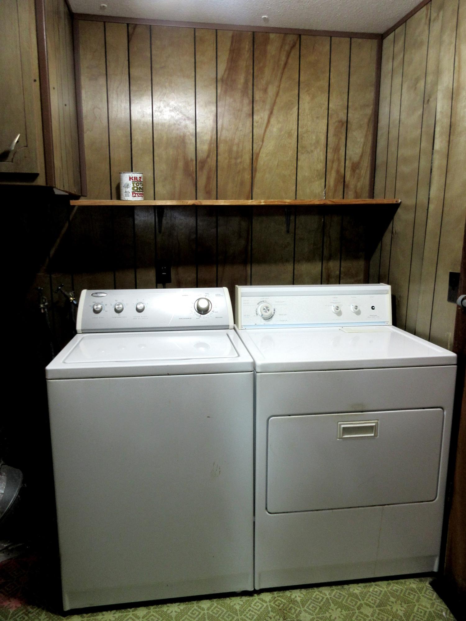 1161 Wahoo Valley Road Kingsport, TN 37663 - Photo 6 of 32 Laundry