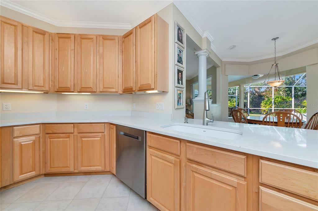 10937 Bluestem Circle Lakewood Ranch, FL 34202 - Photo 9 of 45