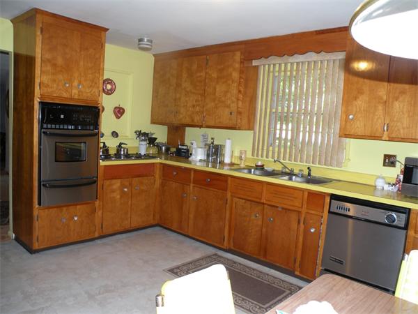 13 Cynthia Road Canton, MA 02021 - Photo 3 of 8 Gallery Image 3