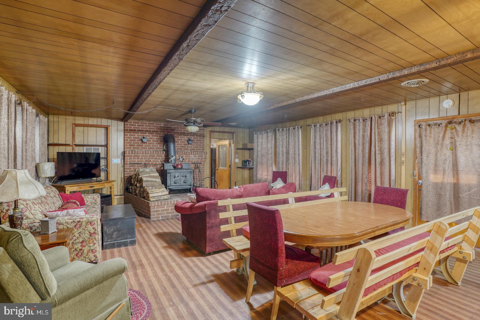 11599 Kibler Road Greensboro, MD 21639 - Photo 13 of 47 RANCH GREAT ROOM