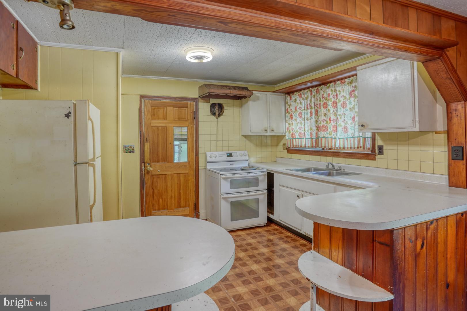 11599 Kibler Road Greensboro, MD 21639 - Photo 40 of 47 MAIN HOUSE KITCHEN