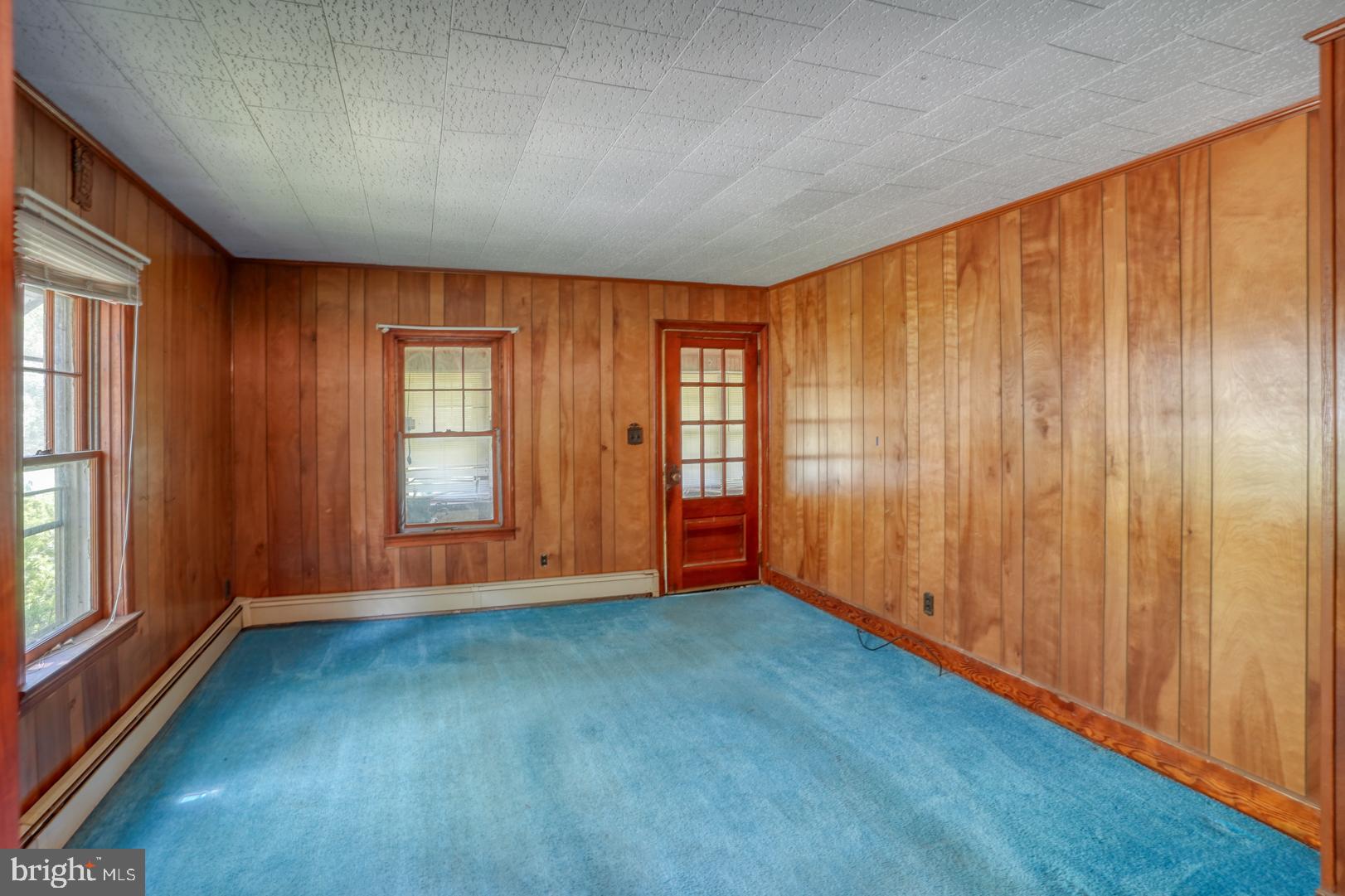 11599 Kibler Road Greensboro, MD 21639 - Photo 42 of 47 MAIN HOUSE LIVING ROOM