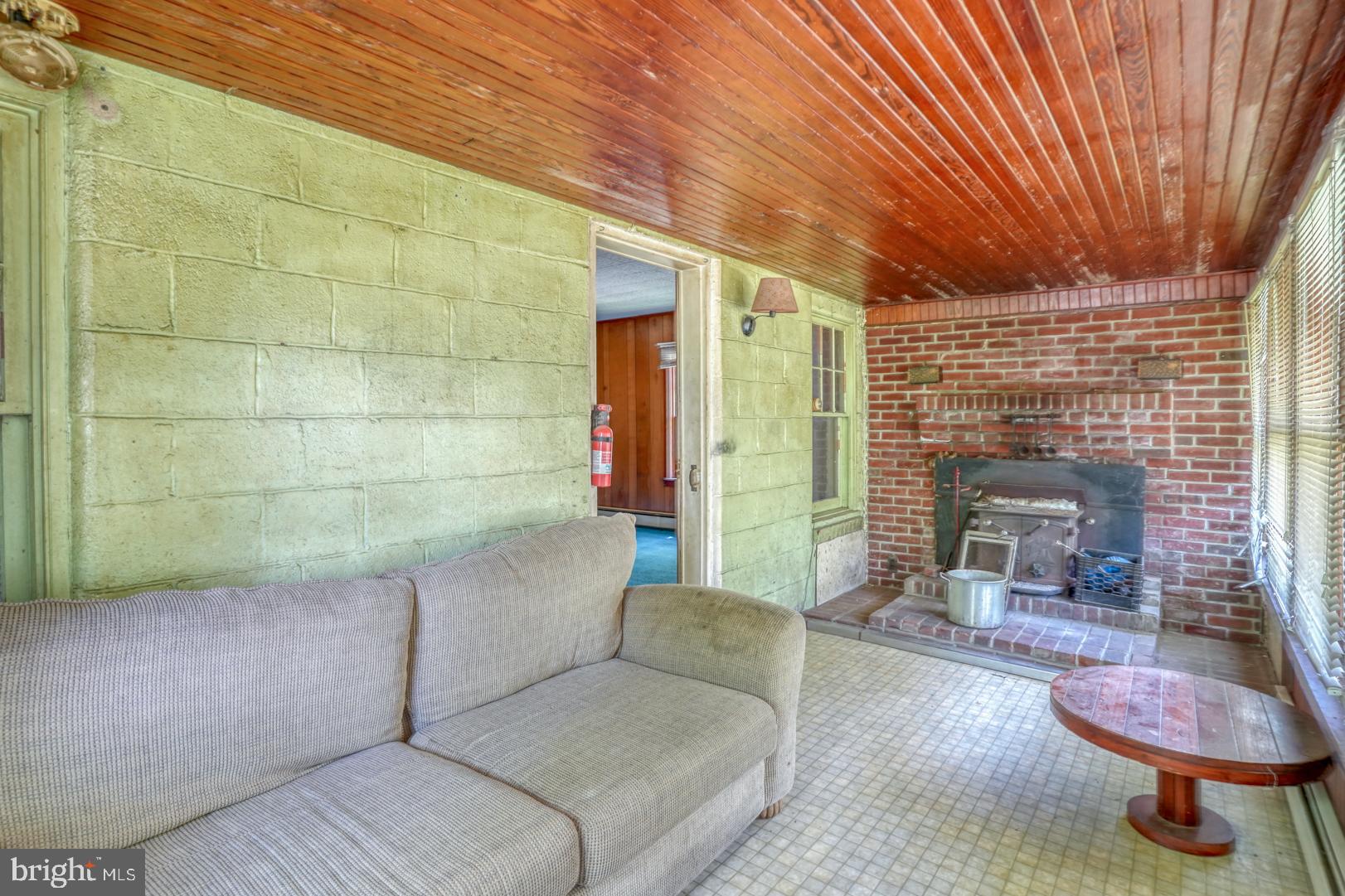 11599 Kibler Road Greensboro, MD 21639 - Photo 47 of 47 MAIN HOUSE ENCLOSED PORCH