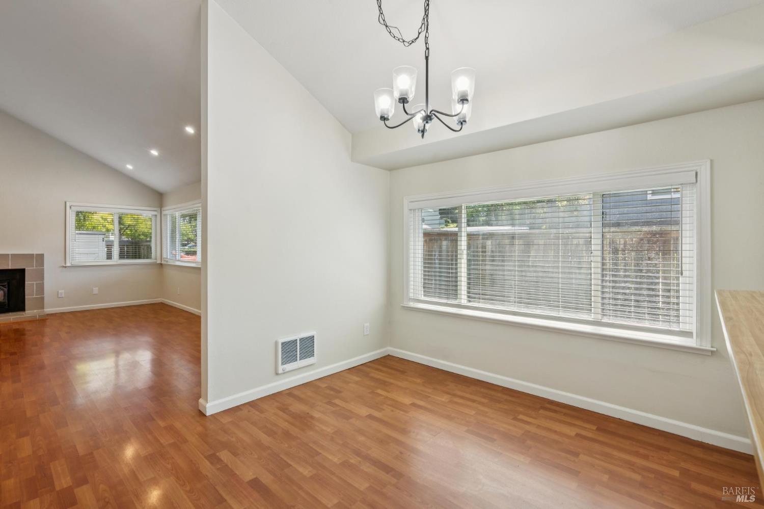 734 Racquet Club Circle Rohnert Park, CA 94928 - Photo 9 of 35