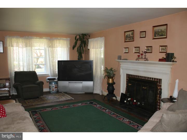 1518 Crest Road Wynnewood, PA 19096 - Photo 14 of 25 Living Room