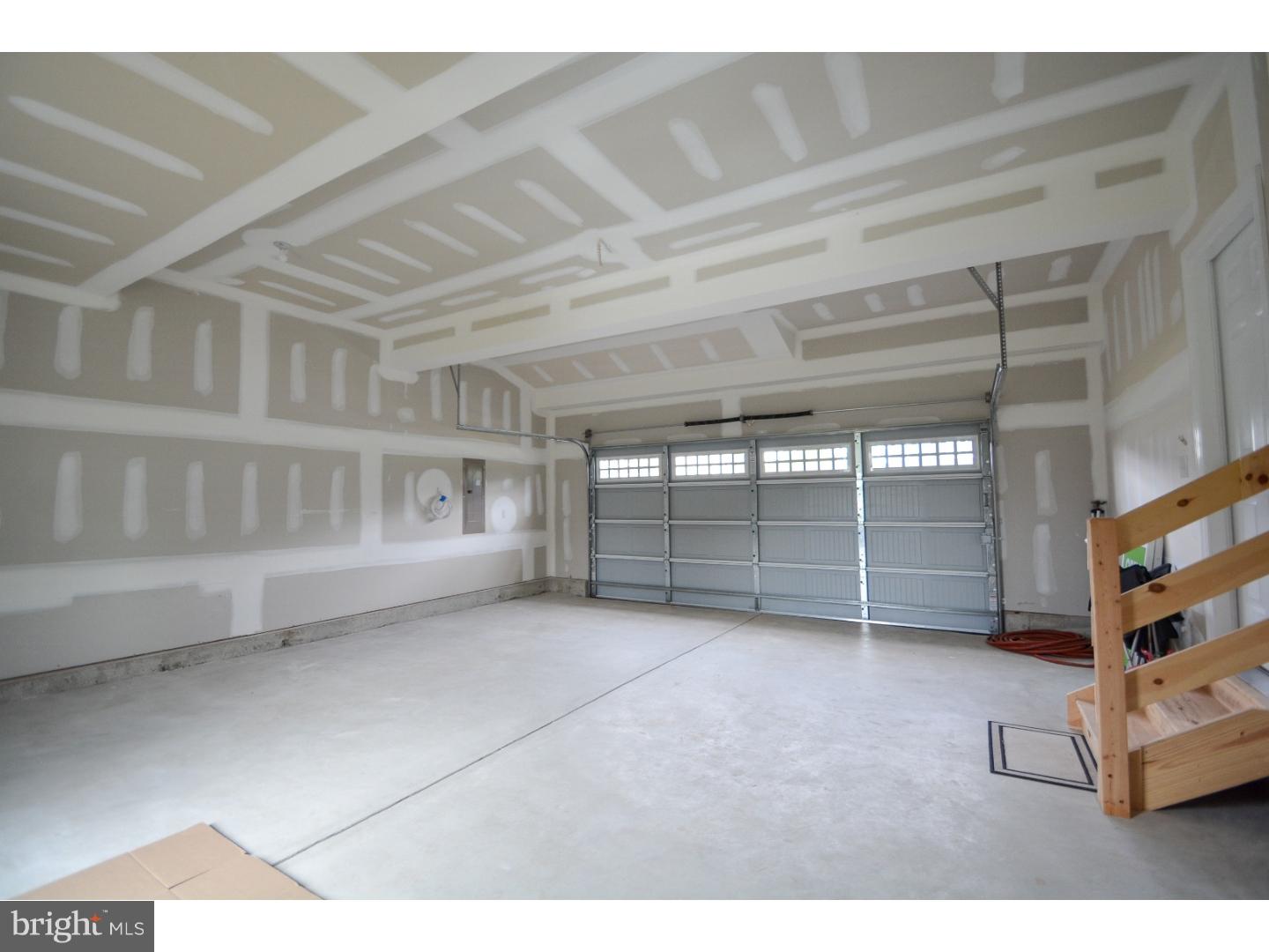 1640 Hedgewood Road Hatfield, PA 19440 - Photo 25 of 25 Garage