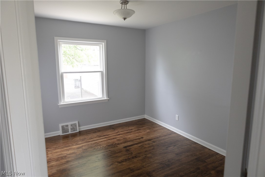 8914 Biddulph Road Brooklyn, OH 44144 - Photo 4 of 8