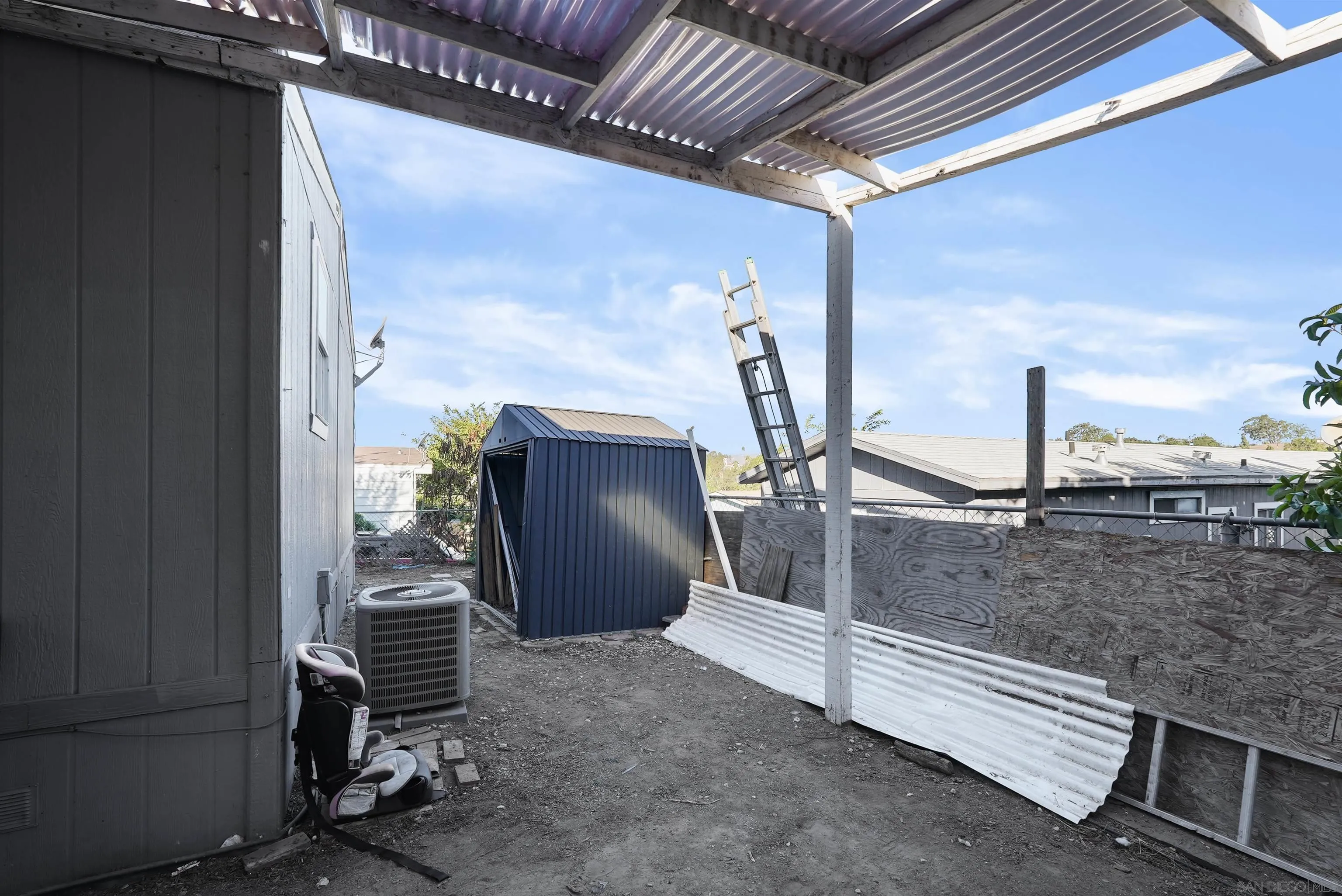 1455 Alturas Road, Unit SPC 18 Fallbrook, CA 92028 - Photo 28 of 50 a room with gym equipment