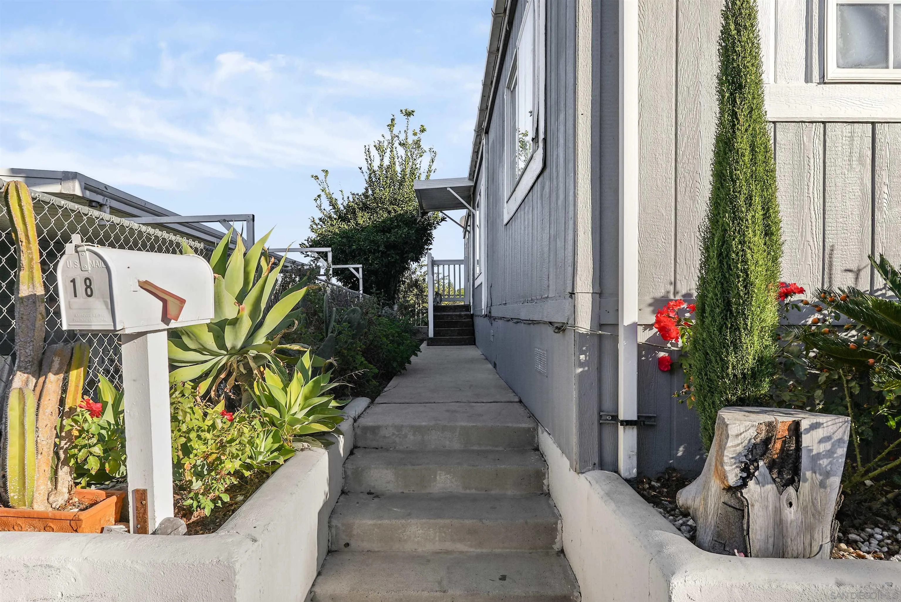 1455 Alturas Road, Unit SPC 18 Fallbrook, CA 92028 - Photo 30 of 50 a view of path along with potted plants