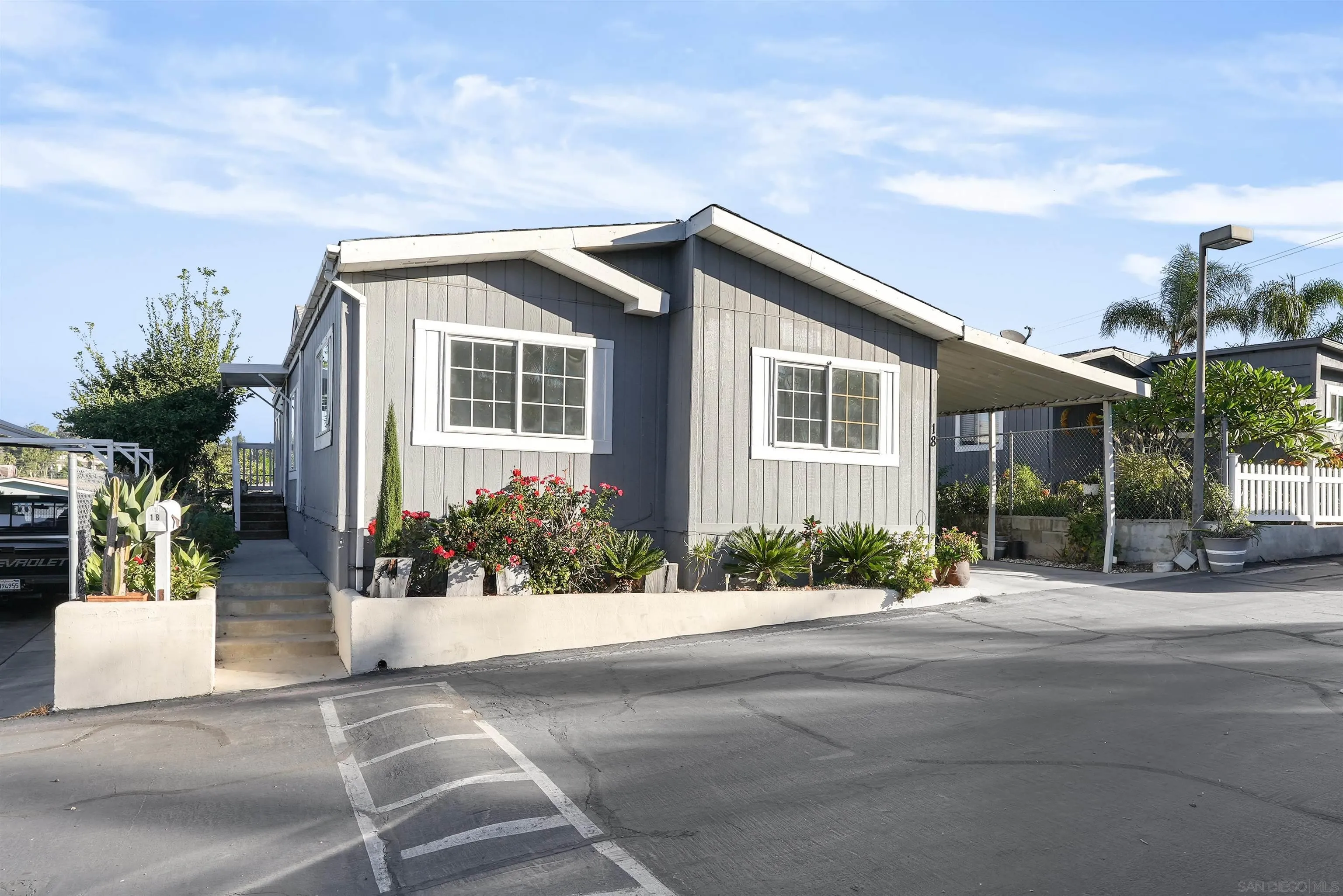 1455 Alturas Road, Unit SPC 18 Fallbrook, CA 92028 - Photo 32 of 50 a front view of house with yard