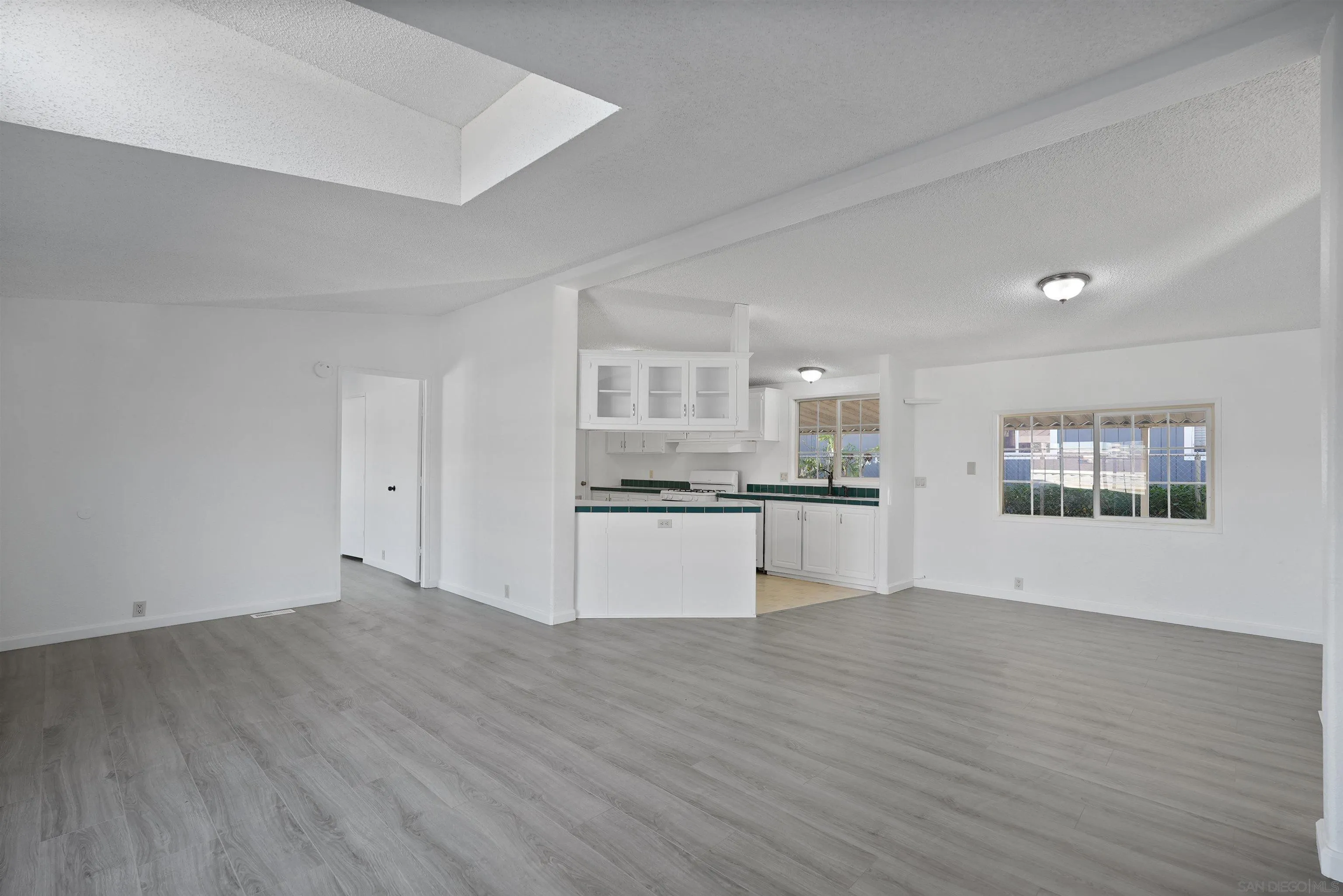 1455 Alturas Road, Unit SPC 18 Fallbrook, CA 92028 - Photo 4 of 50 a view of kitchen with wooden floor