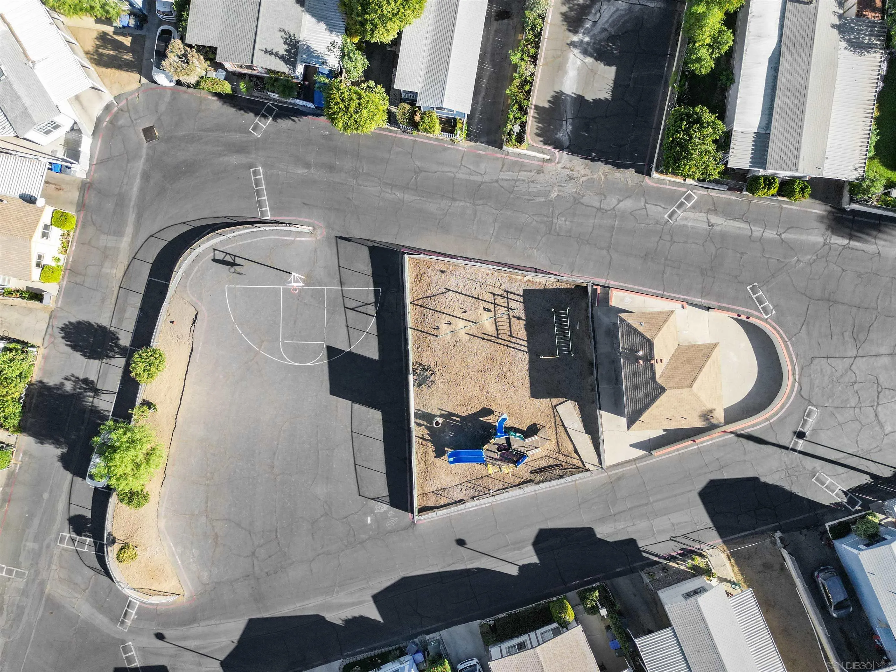 1455 Alturas Road, Unit SPC 18 Fallbrook, CA 92028 - Photo 46 of 50 a picture of table and chairs in the patio
