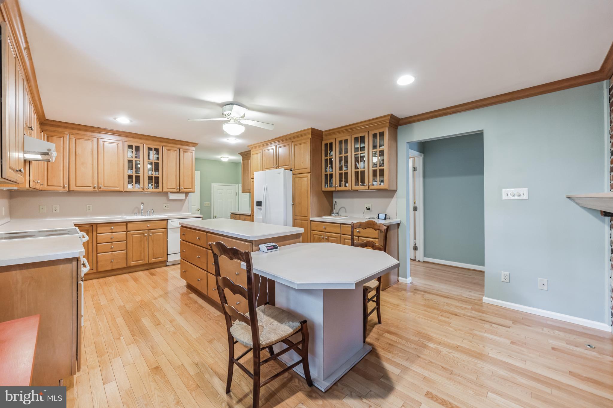 114 Rockingham Road Cherry Hill, NJ 08034 - Photo 10 of 33