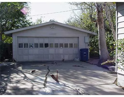 a house view with a outdoor space