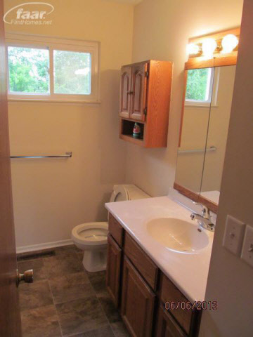 6033 Lucas Road Flint, MI 48506 - Photo 14 of 19 20358403-13.JPG