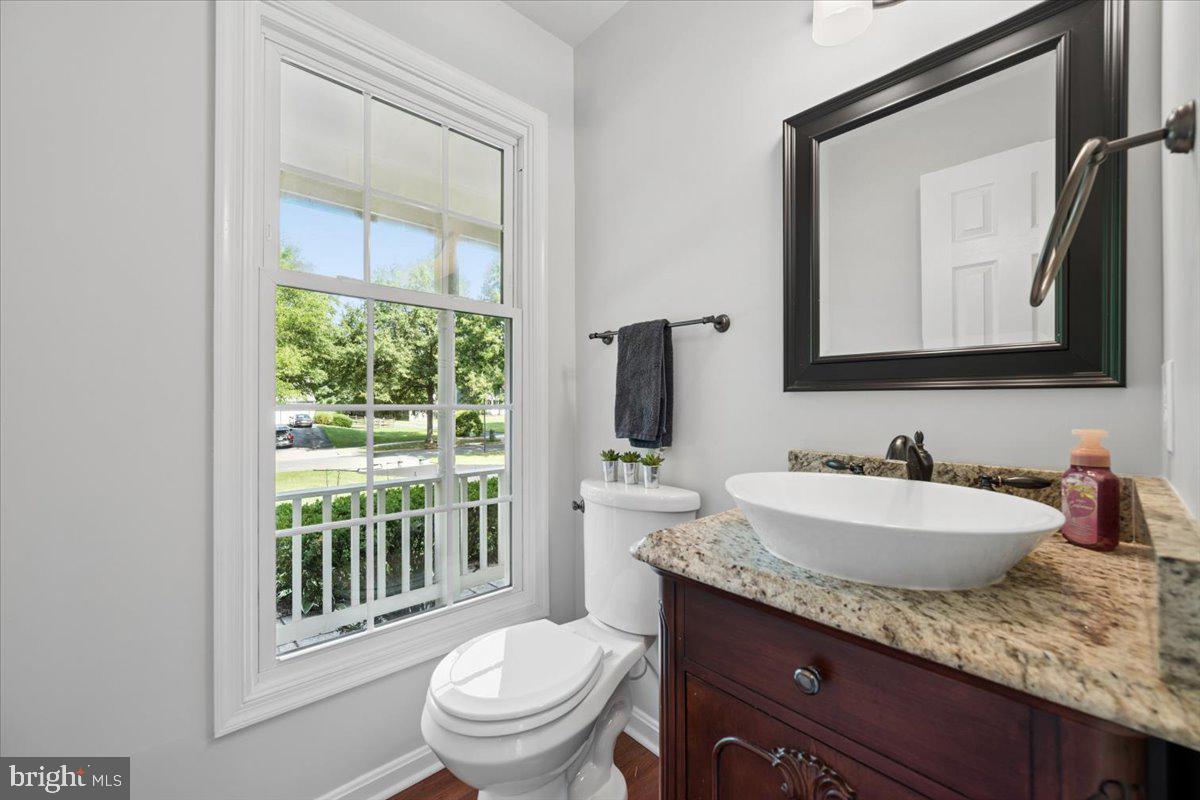 17225 General Custer Way Poolesville, MD 20837 - Photo 31 of 127 Powder Room