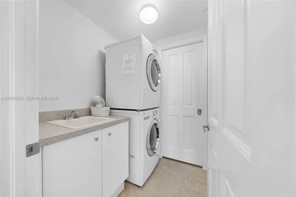 $18,000 | 17875 Collins Avenue, Unit 3205, Sunny Isles Beach, FL 33160