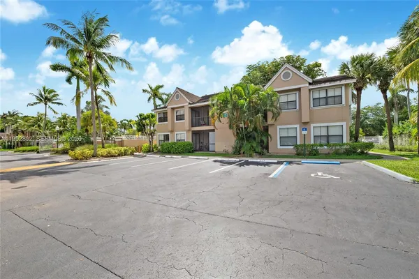 $2,050 | 10560 Southwest 156th Place, Unit 205, Miami, FL 33196