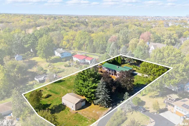 $405,000 | 6887 Colonial Avenue, Bettendorf, IA 52722