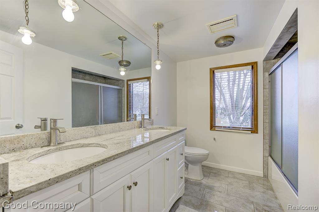 38092 Westchester Road Sterling Heights, MI 48310 - Photo 37 of 53