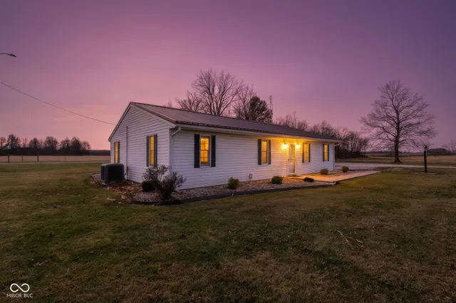 $349,900 | 11757 East 1000 South, Upland, IN 46989