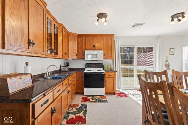 $349,900 | 11757 East 1000 South, Upland, IN 46989