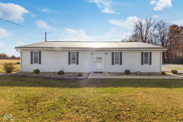 $349,900 | 11757 East 1000 South, Upland, IN 46989