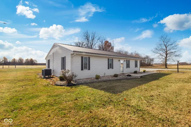 $349,900 | 11757 East 1000 South, Upland, IN 46989